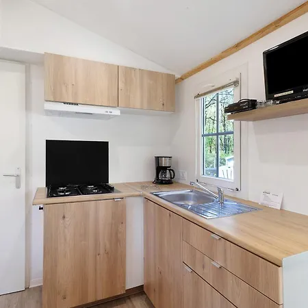Mobilhome Calvi 29 Climatise 度假居 *